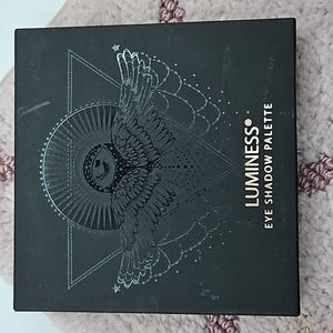 nwt LUMINESS Eye Shadow Palette TAROT SERIES Strength XL New in Box